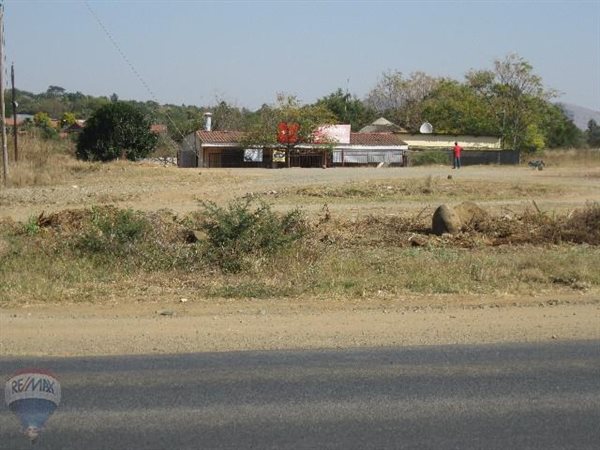 300  m² Commercial space in Hartbeespoort Dam