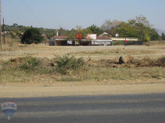 300  m² Commercial space in Hartbeespoort Dam photo number 1