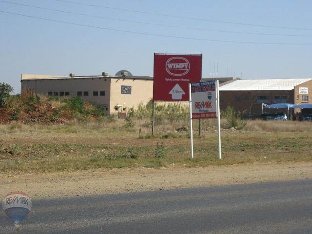 300  m² Commercial space in Hartbeespoort Dam photo number 3