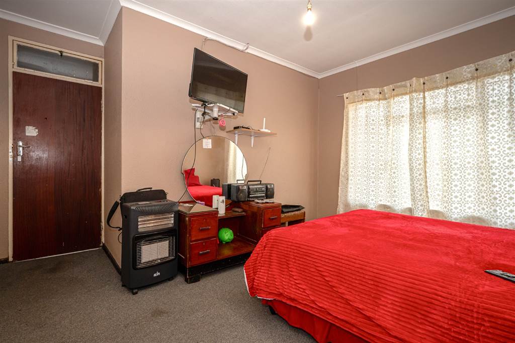 3 Bed House in Belmont Park photo number 22