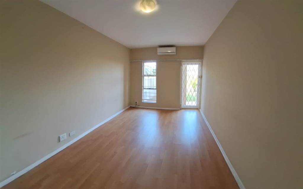 3 Bed Apartment in Durban North photo number 7
