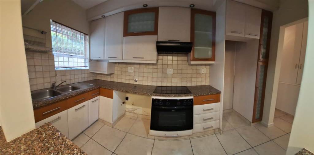 3 Bed Apartment in Durban North photo number 10