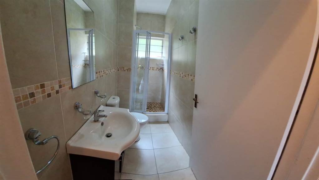 3 Bed Apartment in Durban North photo number 25