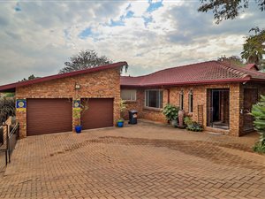 3 Bed House in Zwartkop
