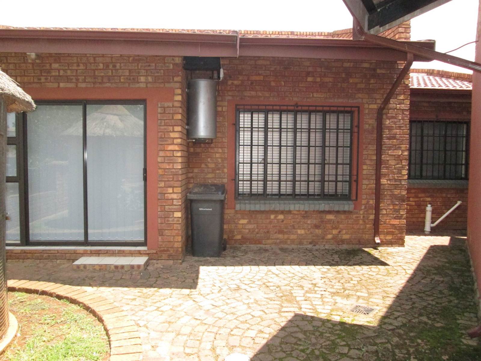 3 Bed House in Dalview photo number 28