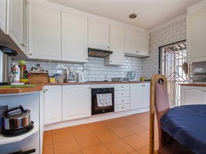 3 Bed House in Hurst Hill