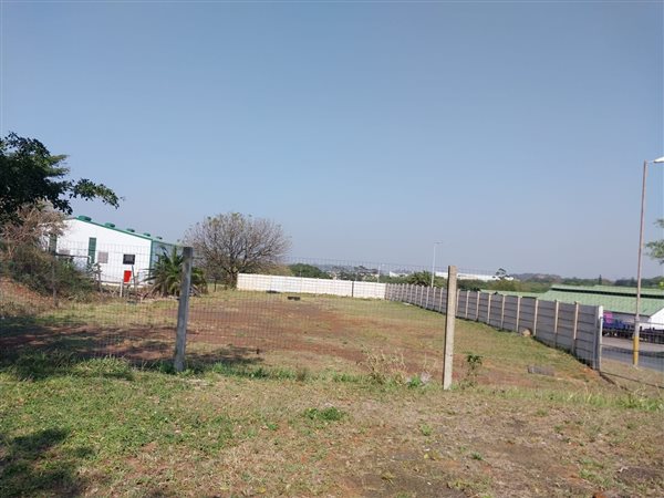 808 m² Land