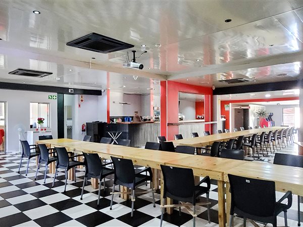 376 m² Commercial space 376 m² Commercial space