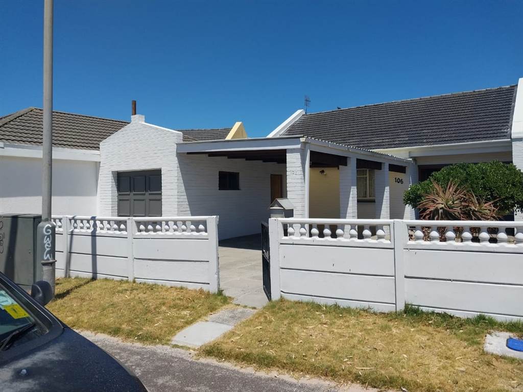 3 Bed House in Mitchells Plain Central photo number 1