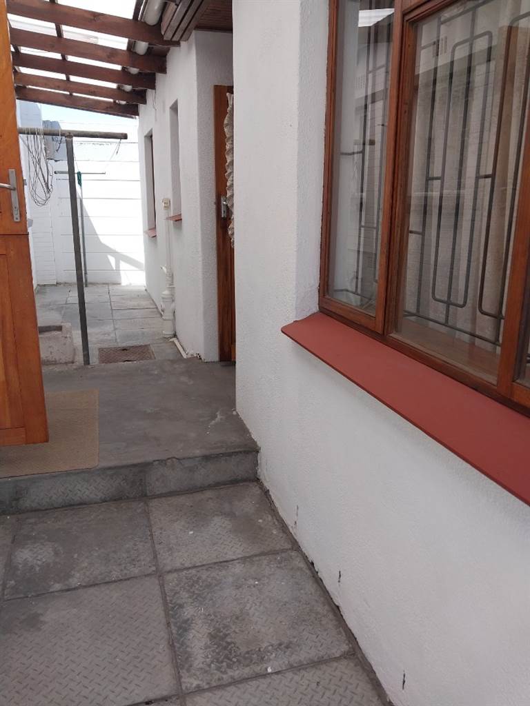 3 Bed House in Mitchells Plain Central photo number 12