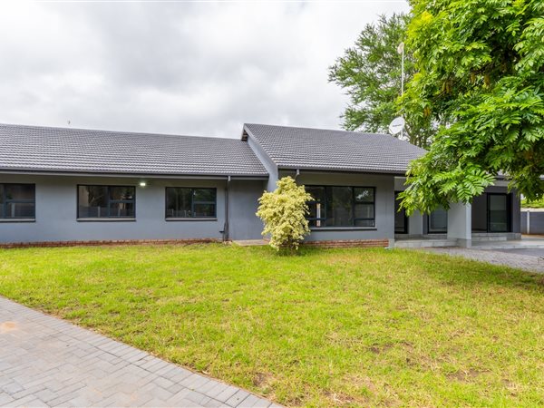 5 Bedroom House 5 Bedroom House