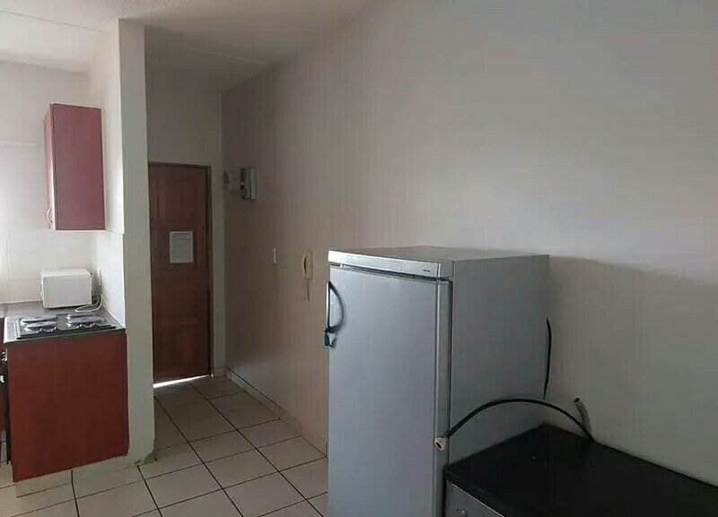 1 Bed Apartment in Wilkoppies photo number 5