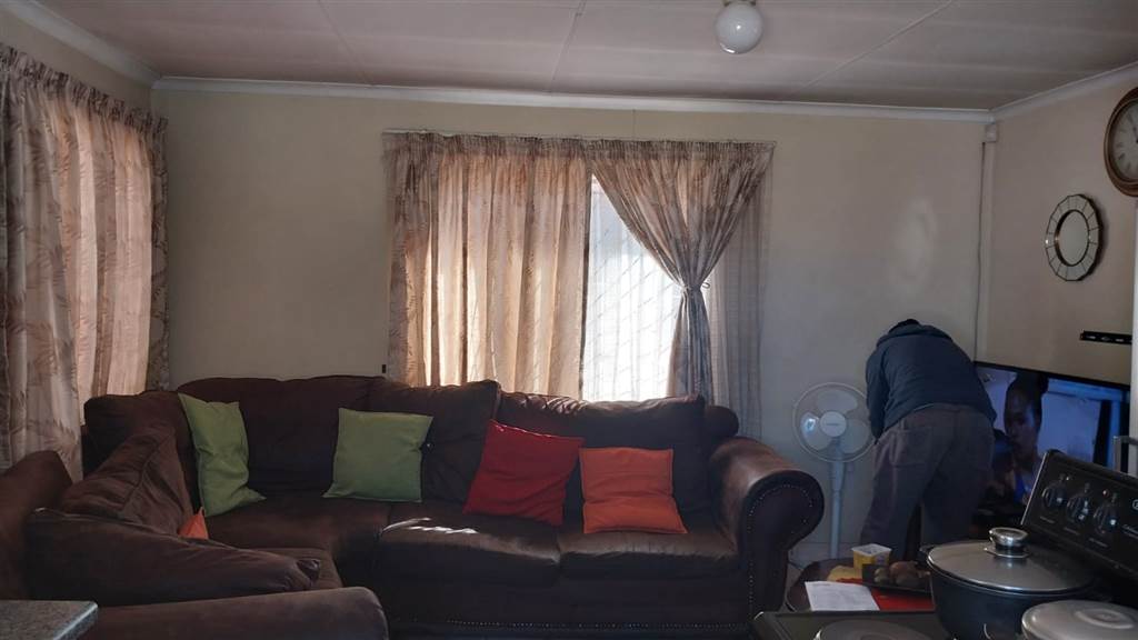 2 Bed House in Katlehong photo number 20