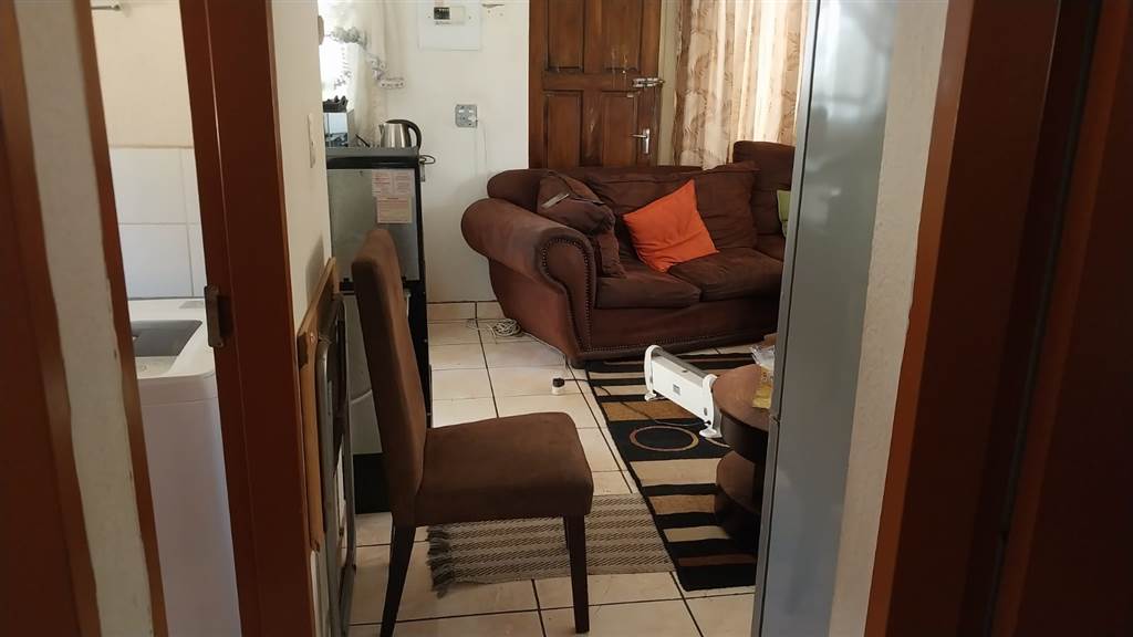 2 Bed House in Katlehong photo number 23
