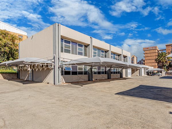 1 568  m² Commercial space