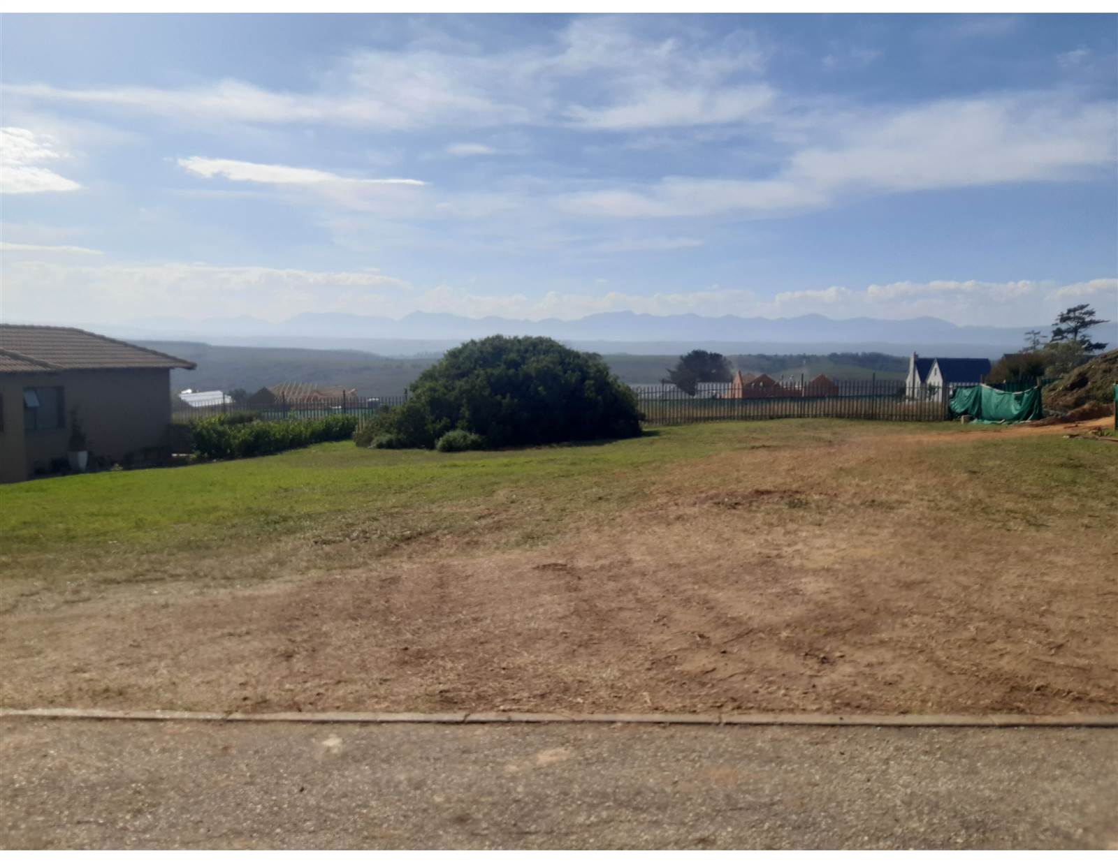 804 m² Land available in The Hill Estate photo number 1