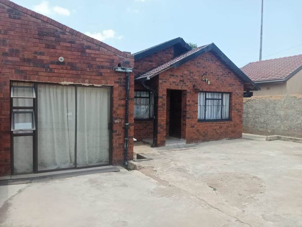 8 Bed House in Emdeni photo number 14