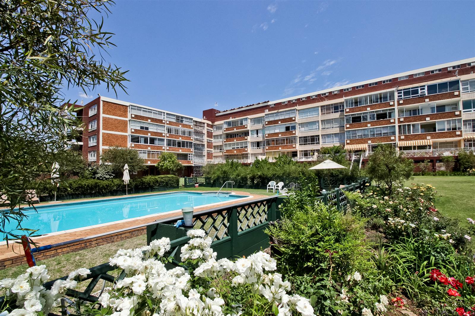 1.5 Bed Apartment in Illovo photo number 17