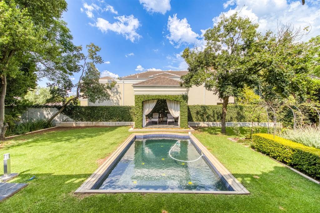 4 Bed House in Lonehill photo number 16