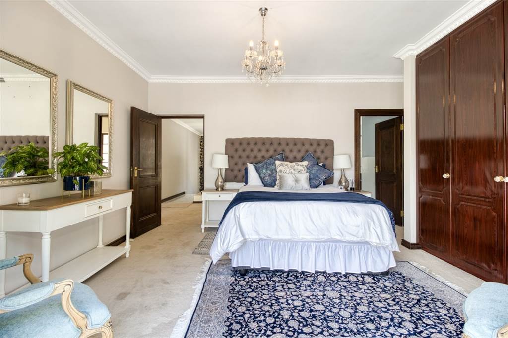 4 Bed House in Lonehill photo number 30