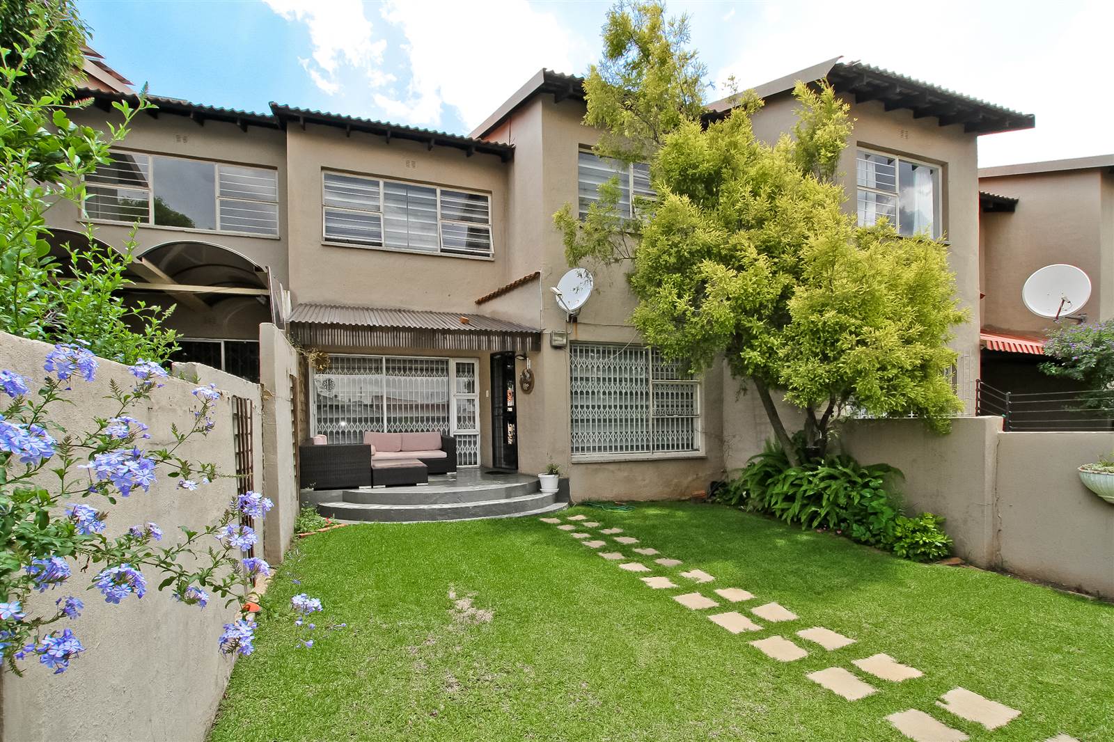 3 Bed Townhouse in Corlett Gardens photo number 21