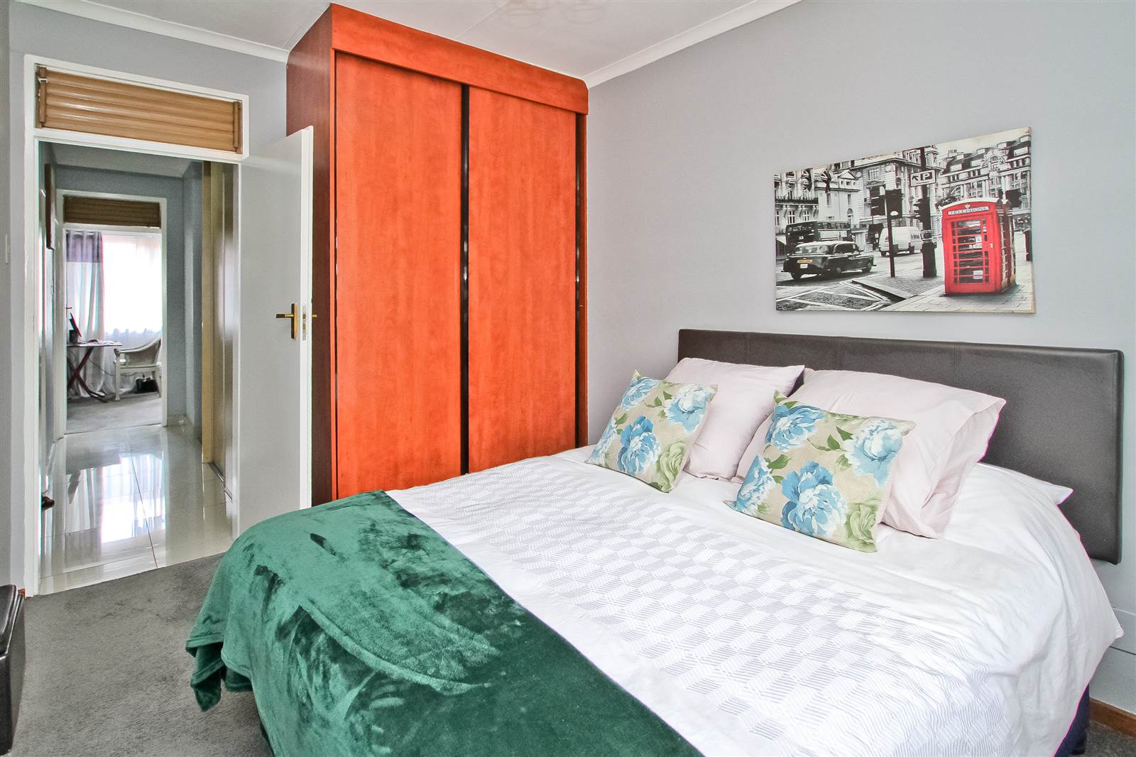3 Bed Townhouse in Corlett Gardens photo number 12