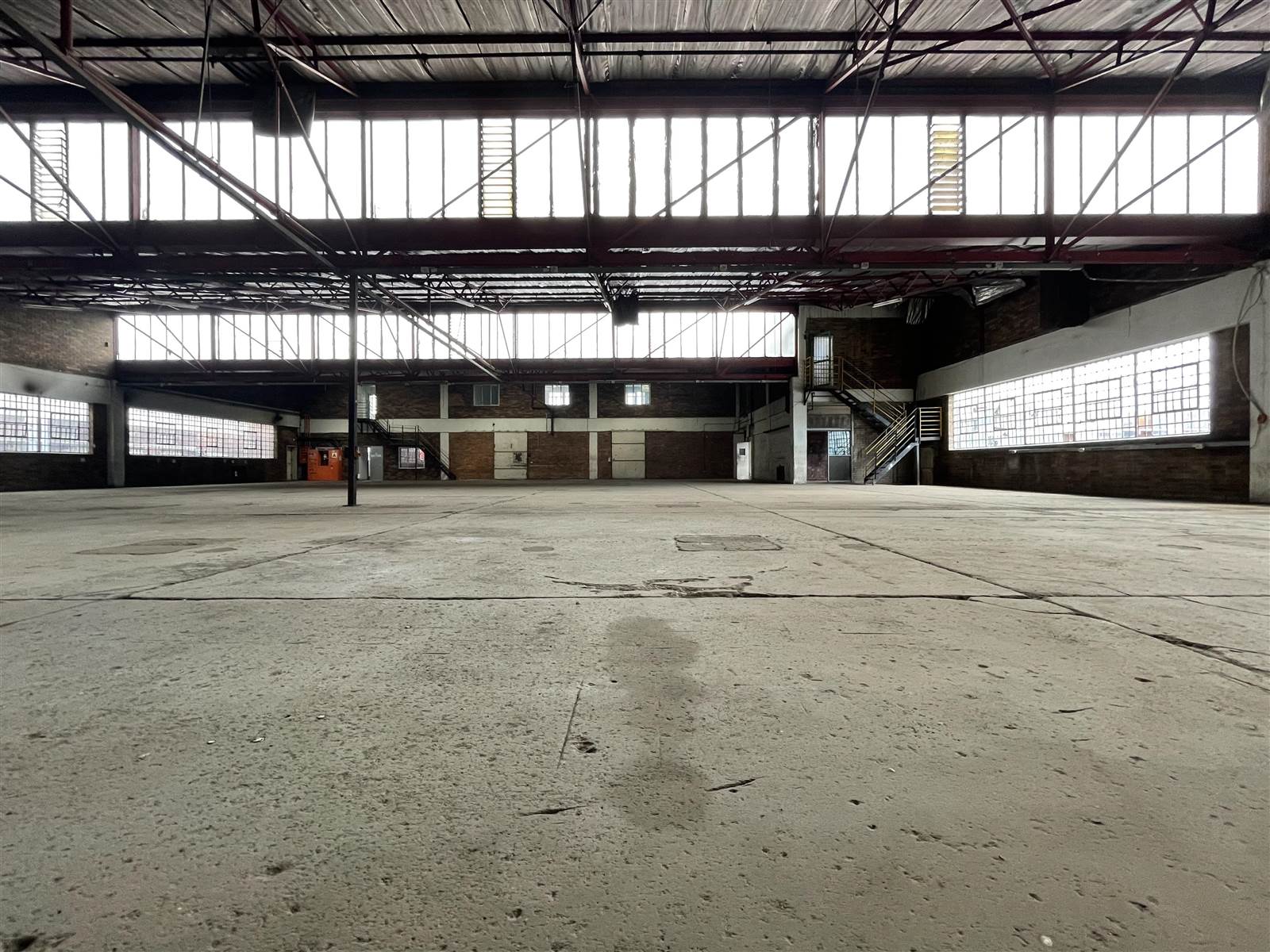 1554  m² Industrial space in Benrose photo number 1