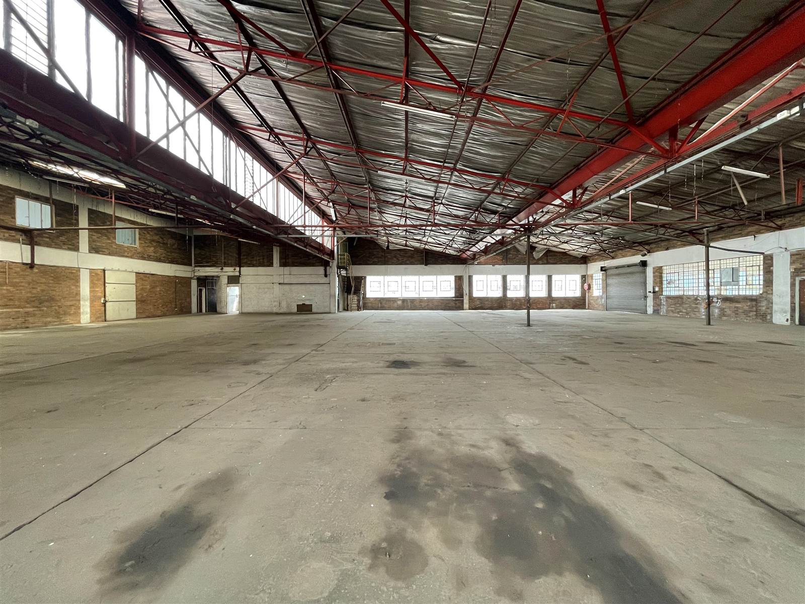 1554  m² Industrial space in Benrose photo number 2