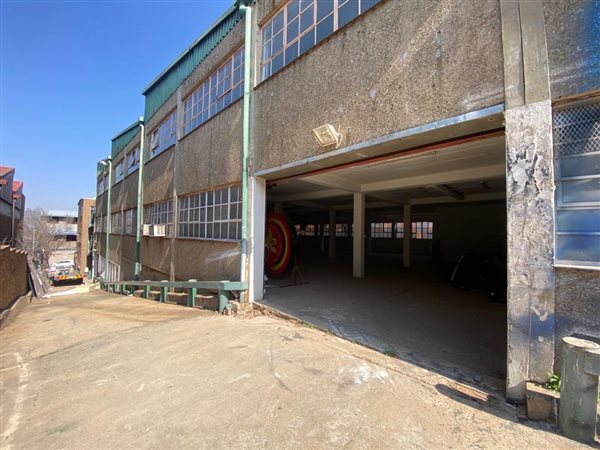 671  m² Industrial space