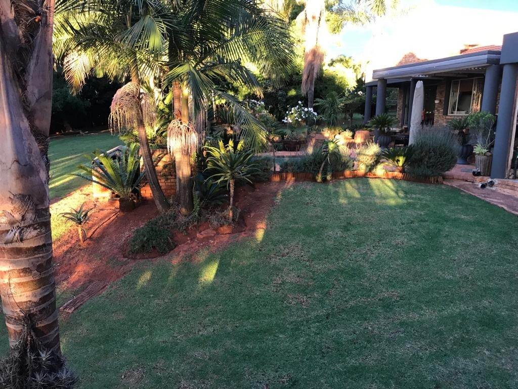 4 Bed House in Mooikloof Equestrian Estate photo number 12