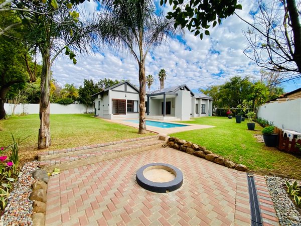 4 Bedroom House 4 Bedroom House