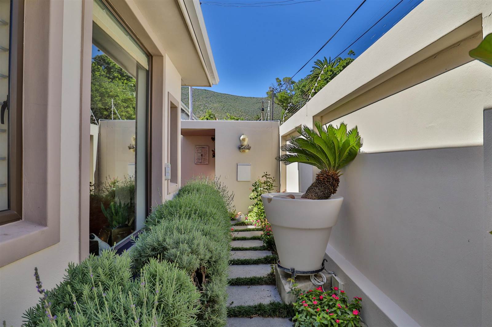 3 Bed House in Fresnaye photo number 13