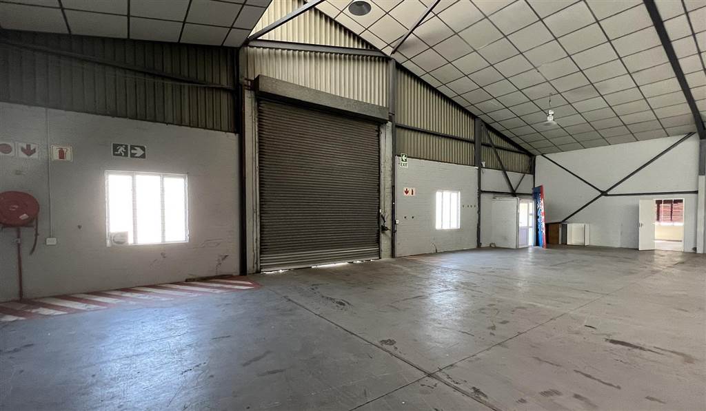 2400  m² Industrial space in Airport Industria photo number 10