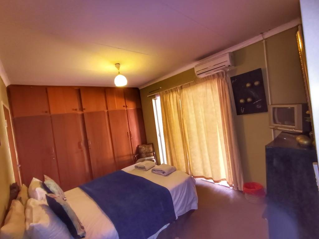 8 Bed House in Olifantshoek photo number 16