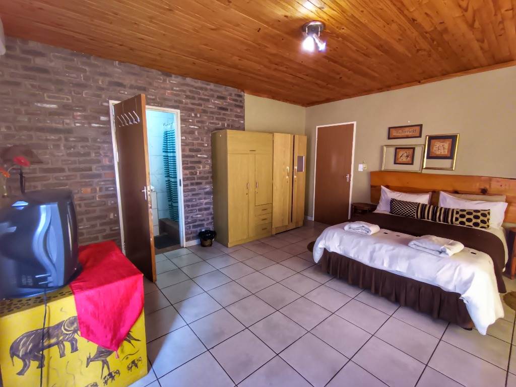 8 Bed House in Olifantshoek photo number 14
