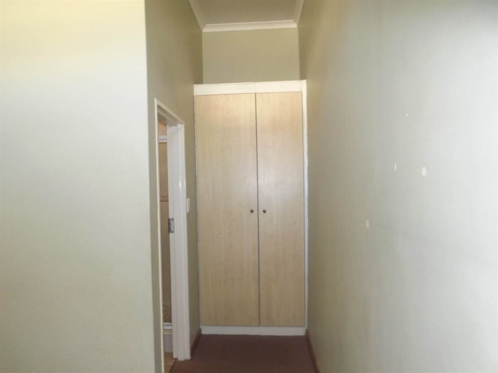 1 Bed Apartment in Hatfield photo number 8