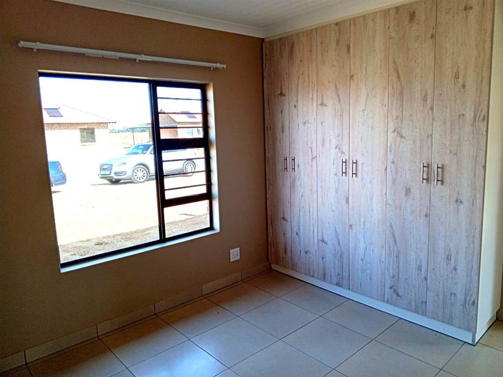 1 Bed House in Bloemfontein photo number 3