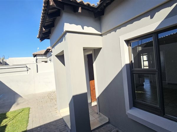 2 Bedroom Townhouse 2 Bedroom Townhouse
