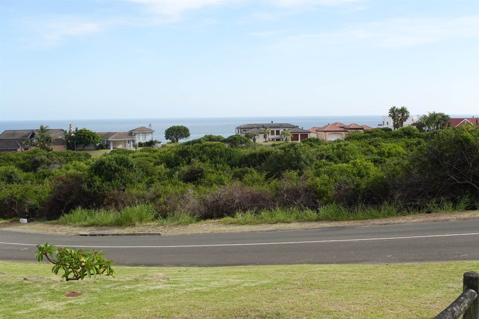 1008 m² Land available in Outeniqua Strand photo number 6