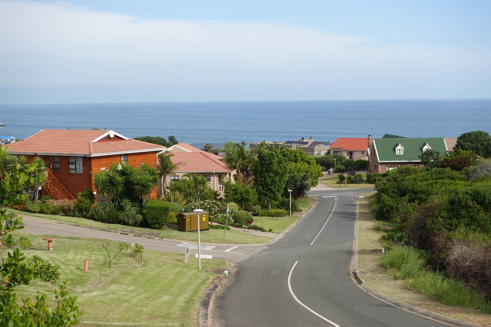 1008 m² Land available in Outeniqua Strand photo number 2