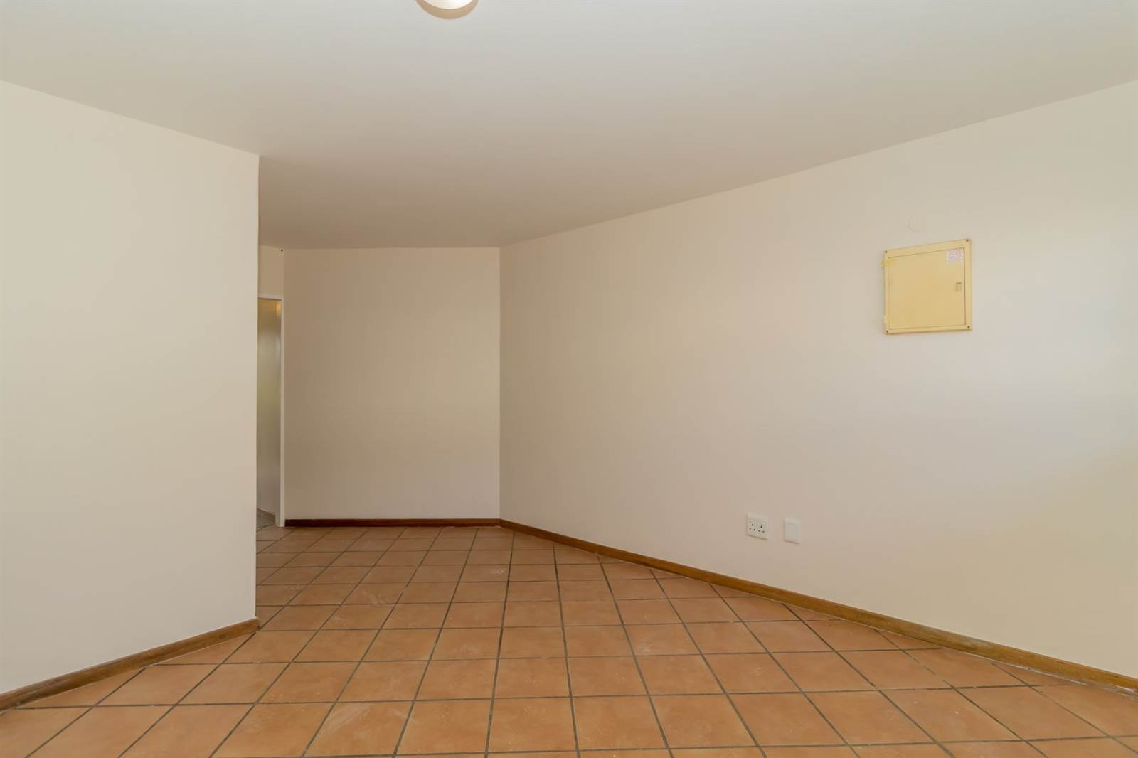 1 Bed Apartment in Pollak Park photo number 4