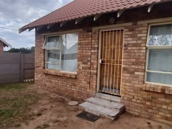 2 Bedroom Townhouse 2 Bedroom Townhouse