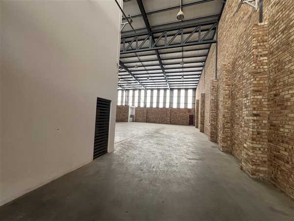 875  m² Industrial space