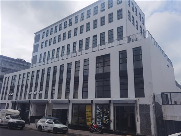 54  m² Commercial space
