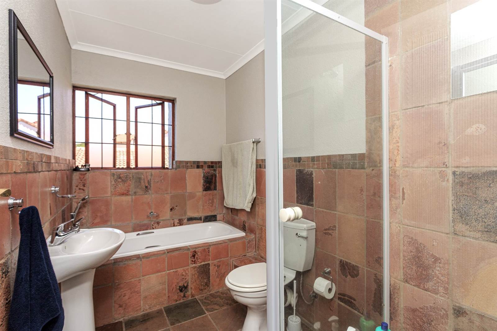 3 Bed House in Johannesburg North photo number 10