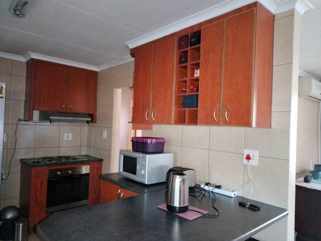 3 Bed House in Heidedal photo number 13