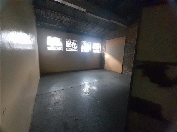 800 m² Industrial space 800 m² Industrial space