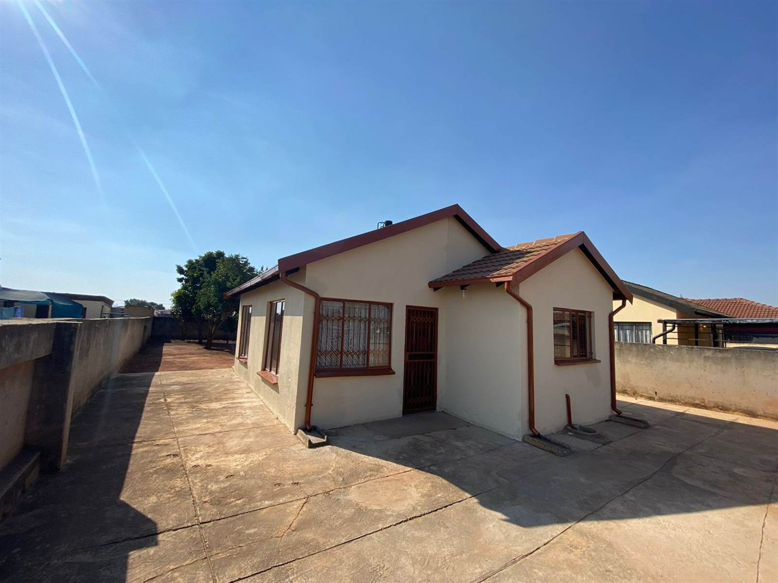2 Bed House in Soshanguve B photo number 15