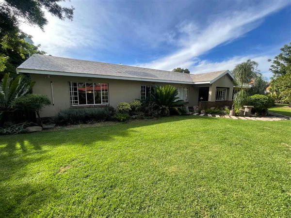 4 Bedroom House 4 Bedroom House