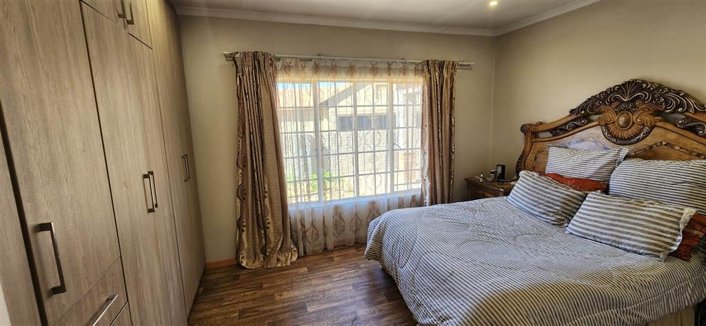 3 Bed House in Waterkloof East photo number 28